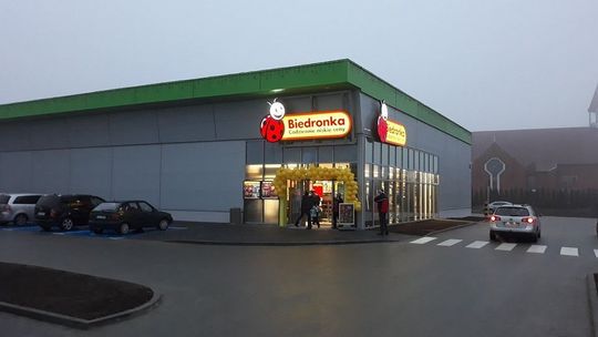 Biedronka otworzyła 7 sklepów jednego dnia. Powstał też w Łukowie
