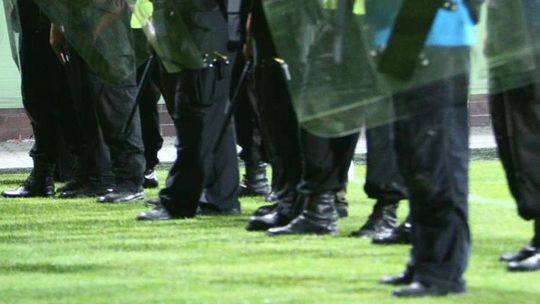 Bijatyka kibiców z policją na meczu w Świdniku. Państwo zapłaci 100 tys. zł zadośćuczynienia