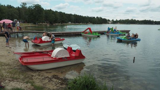 Bijatyka nad jeziorem Białym. Zapaśnicy kontra turyści