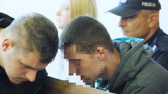 Bił i przypalał 2-letnią córkę papierosem. "Zachowanie nieludzkie i barbarzyńskie". Rodzice usłyszeli wyrok