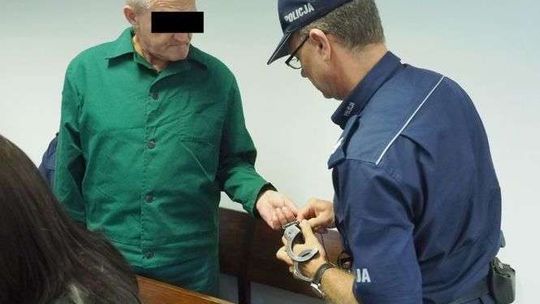 Bił żonę siekierą, aż przestała się ruszać. Usłyszał wyrok 