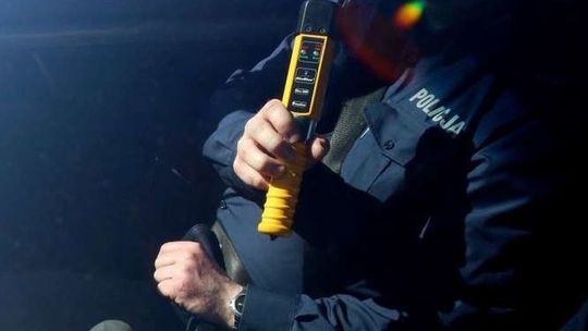 Biłgoraj. Dziećmi opiekowali się pijani rodzice. I jeszcze zalali sąsiadów