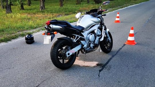 Biłgoraj. Za szybko na zakręcie. Motocyklista uderzył yamahą w busa