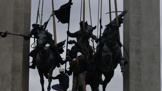 Bitwa pod Komarowem. Kawalerzyści już na postumencie. Odsłonią ich na 102. rocznicę