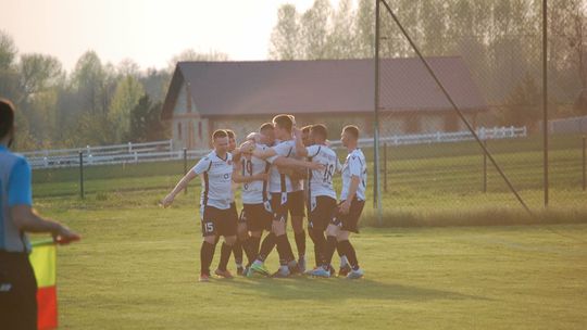 Błękitni Obsza – Łada 1945 Biłgoraj 3:1. Hit kolejki dla Błękitnych