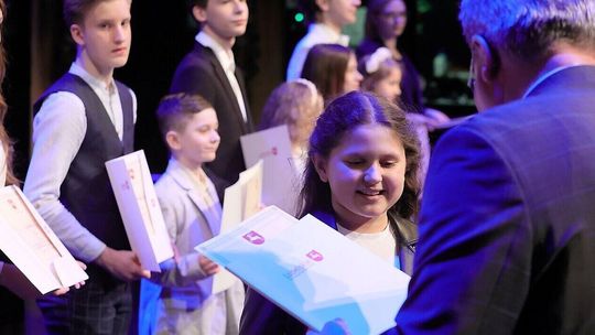 Blisko 300 osób zgarnęło kasę od marszałka