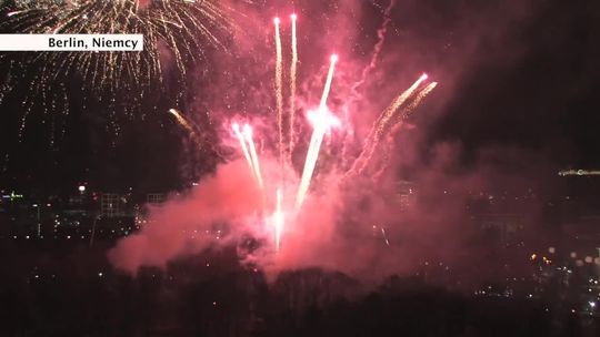 Błysk fajerwerków i huk petard. Świat przywitał 2020 rok