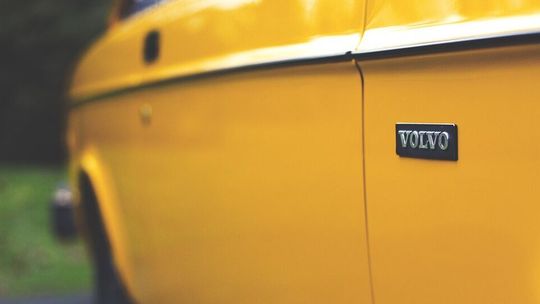 Bo muzyka była za głośno. W ruch poszedł lakier do paznokci