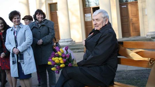Bohdan Zadura ma w Puławach swoją ławeczkę