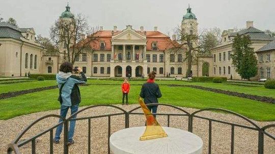 Bollywood w Kozłówce. Zdjęcia do komedii w listopadzie