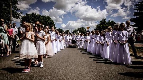Boże Ciało w Łęcznej. Zdjęcia z procesji
