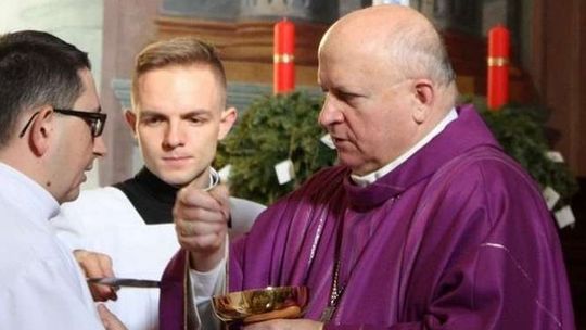 Bp Józef Wróbel zastąpi abp Henryka Hosera