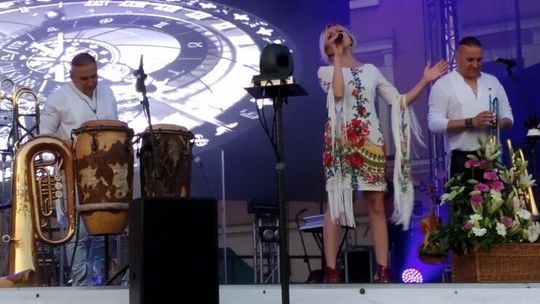 Bracia Golec i ich uOrkiestra na Rynku Wielkim w Zamościu