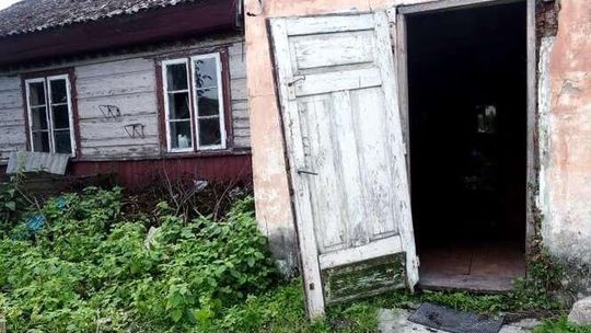 Brak toalet, walący się dach. Tak niektórzy mieszkają w najbogatszej gminie w regionie