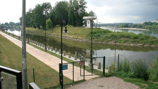 Brakuje kawałka bulwaru nad Wisłą. Nie ma porozumienia ws. budowy