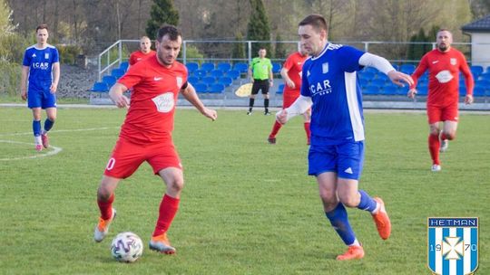 Brat-Cukrownik z awansem do czwartej ligi. Wyniki Keeza chełmskiej klasy okręgowej