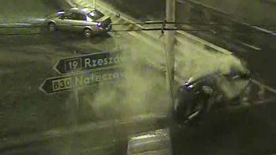 Brawurowa jazda i groźny wypadek na skrzyżowaniu w Lublinie (wideo)