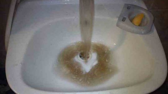 \"Brązowa woda w kranie\". Turysta zawiedziony ofertą Groupona