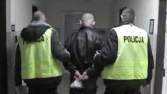 Brutalne pobicie. Podpalili włosy 59-latkowi. Trafił do szpitala