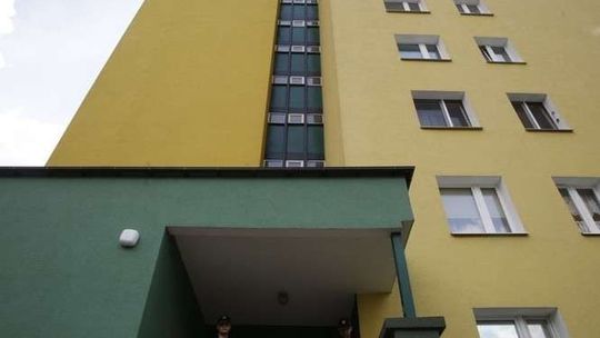 Brutalnie zamordował dziewczynę i skoczył z 11. piętra. Jest zgoda lekarza na postawienie zarzutów