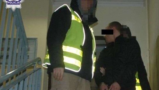 Brutalny napad na stacji paliw. 17-latka miała trafić za kraty, ale zdążyła uciec