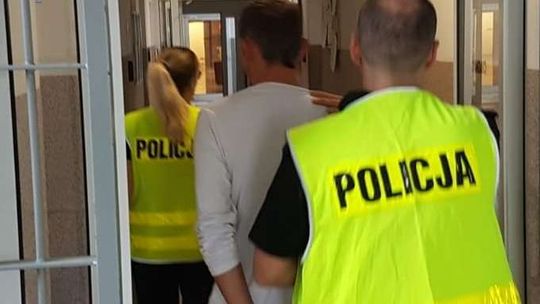 Brutalny napad w Piaskach. Bili go pałkami po całym ciele