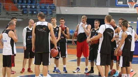 Bryon Allen, Derek Billing i Robert Lewandowski przylatują dzisiaj do Polski