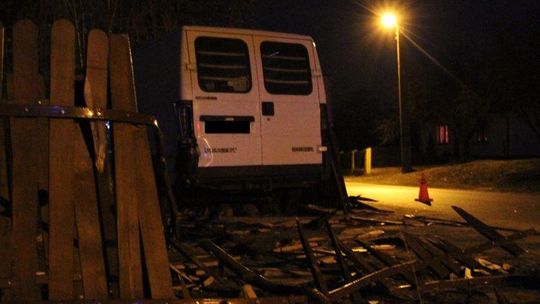 Brzeziny: Pijany kierowca busa potrącił rowerzystkę 