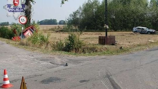 Brzozowy Kąt: Zderzenie audi i citroena. Dwie osoby nie żyją, trzecia w ciężkim stanie