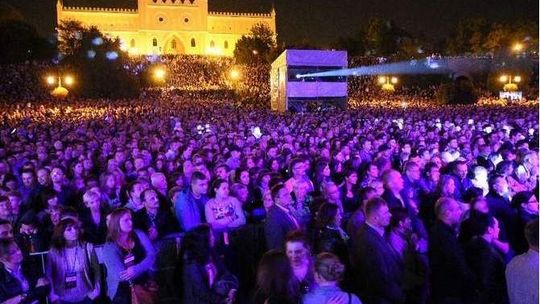 Budka Suflera dała pożegnalny koncert w Lublinie. 30 tys. ludzi na pl. Zamkowym