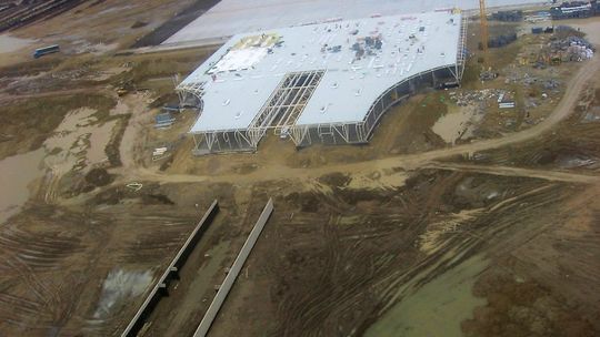 Budowa lotniska w Świdniku: Terminal już pod dachem