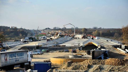 Budowa S17: Pogoda sprzyja drogowcom (zdjęcia)