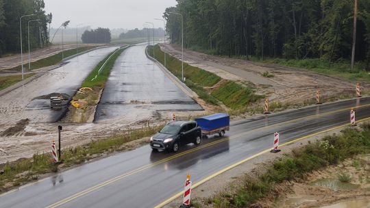 Budowa S19 Kraśnik – Lublin. Deszcz zatrzymał drogowców [zdjęcia z budowy]