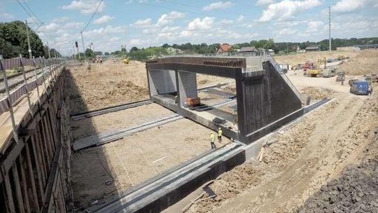 Budowa zachodniej obwodnicy Lublina: Przesunęli wiadukt z chirurgiczną precyzją