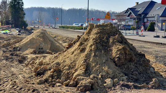 Budują długo wyczekiwane rondo. Na drodze wojewódzkiej ruch wahadłowy