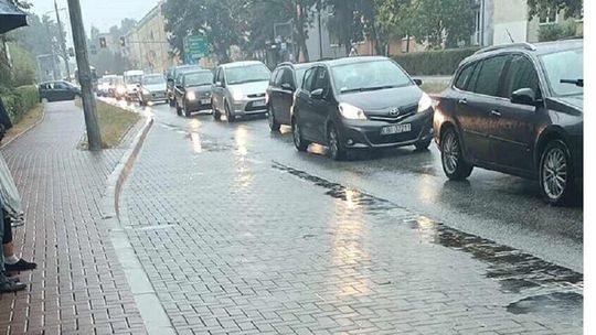 Budują ulice i zamykają. Miasto stoi w korkach 