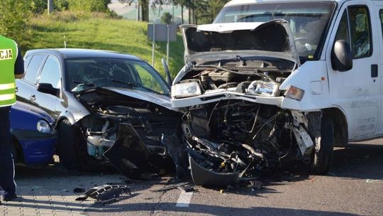 Budy: Oślepiło go słońce. Wypadek trzech aut na DK17 [zdjęcia]