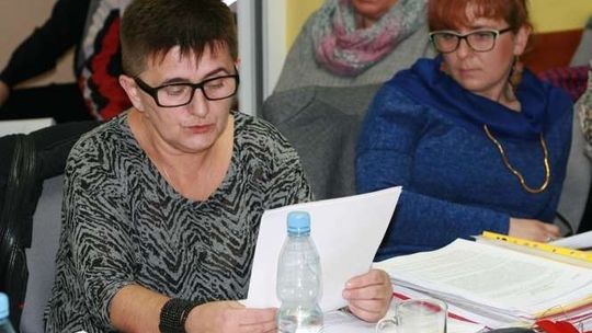 Budżet gminy Puławy przyjęty. Kupią nowe łańcuchy dla wójta i przewodniczącej