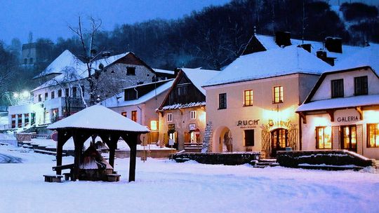 Budżet Kazimierza Dolnego na 2026 rok uchwalony. Mniejszy deficyt, drogi i ostrożne inwestycje Budżet Kazimierza Dolnego na 2026 rok uchwalony. Mniejszy deficyt, drogi i ostrożne inwestycje