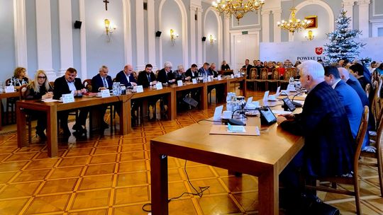 Budżet powiatu na nowy rok przyjęty. Opozycja przeciw