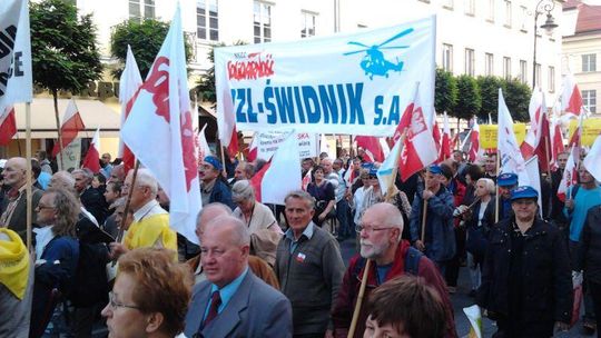 Budzili Polskę w stolicy: Demostranci z Lublina na marszu