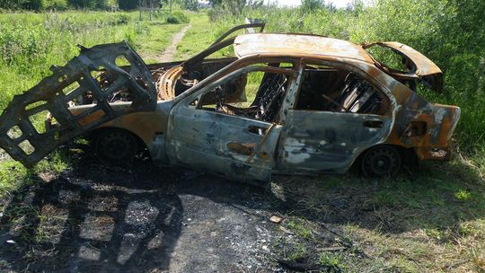 Budzisz się rano, a samochód spalony. Bo on się nudził