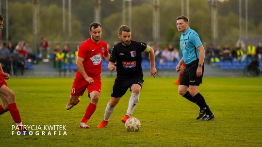 Bug Hanna i Ruch Izbica najlepsze na półmetku chełmskiej klasy okręgowej