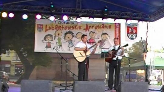 Burmistrz śpiewał z proboszczem (wideo)