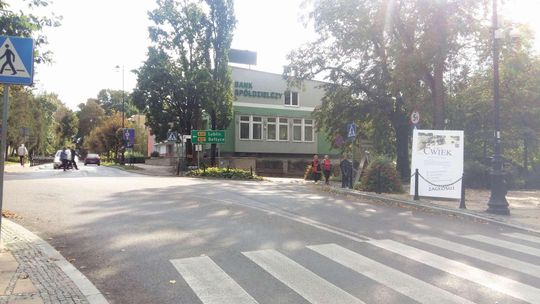 Burmistrz walczył z reklamami. Przyszła kampania wyborcza i postawił swoje