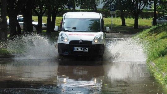 Burze i ulewny deszcz. Ostrzeżenie IMGW