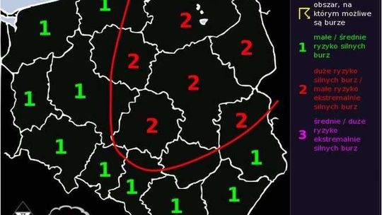 Burze w woj. lubelskim: Pod Dęblinem utknął pociąg z Łukowa