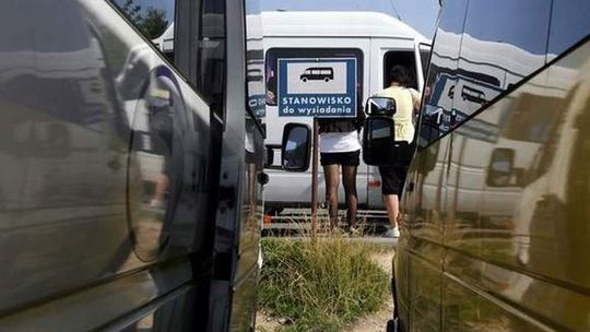 Busiarz zostawił pasażerkę i odjechał. Zwróci jej pieniądze