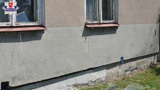 Butla z gazem zapaliła się, a potem wybuchła. Wyleciały szyby z okien