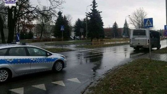 Był na przejściu, wjechał w niego bus. 46-latek w szpitalu